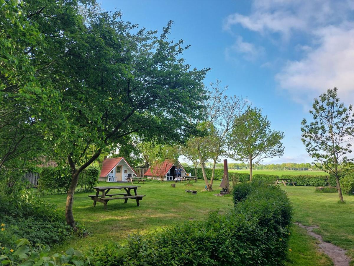 Slaaphuisjes Op Wielen Buitenwedde Westerwolde Luaran gambar