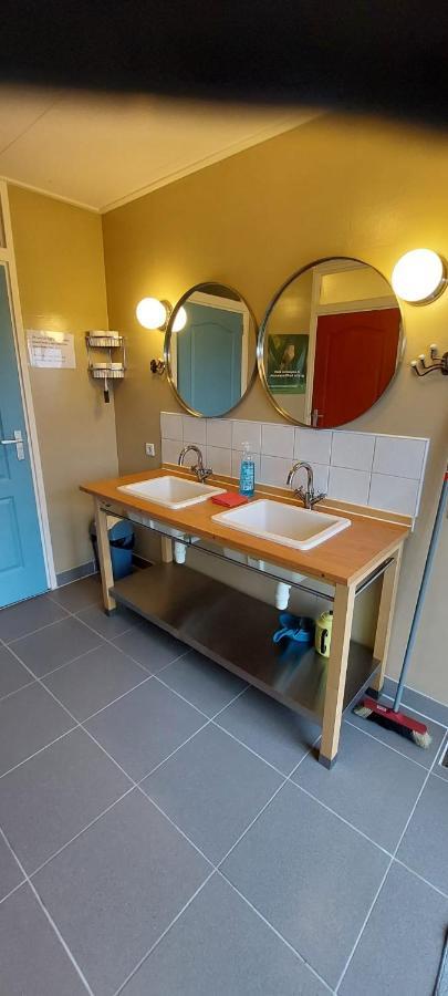Slaaphuisjes Op Wielen Buitenwedde Westerwolde Luaran gambar